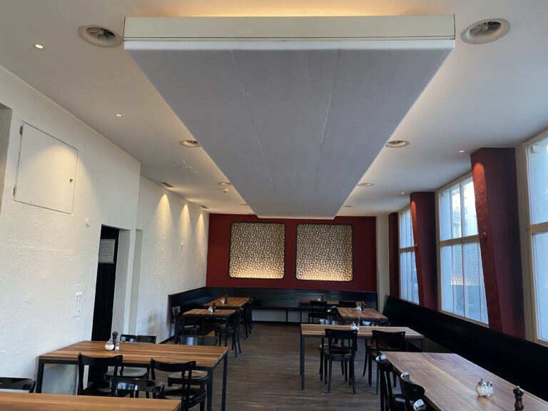 rest-du-nord-bern-akustikmassnahme-deckenpaneel